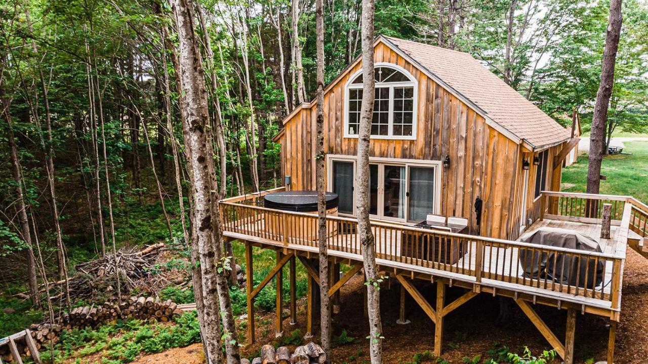 Moonlight Treehouse At Belgrade Hospitality Villa Bagian luar foto