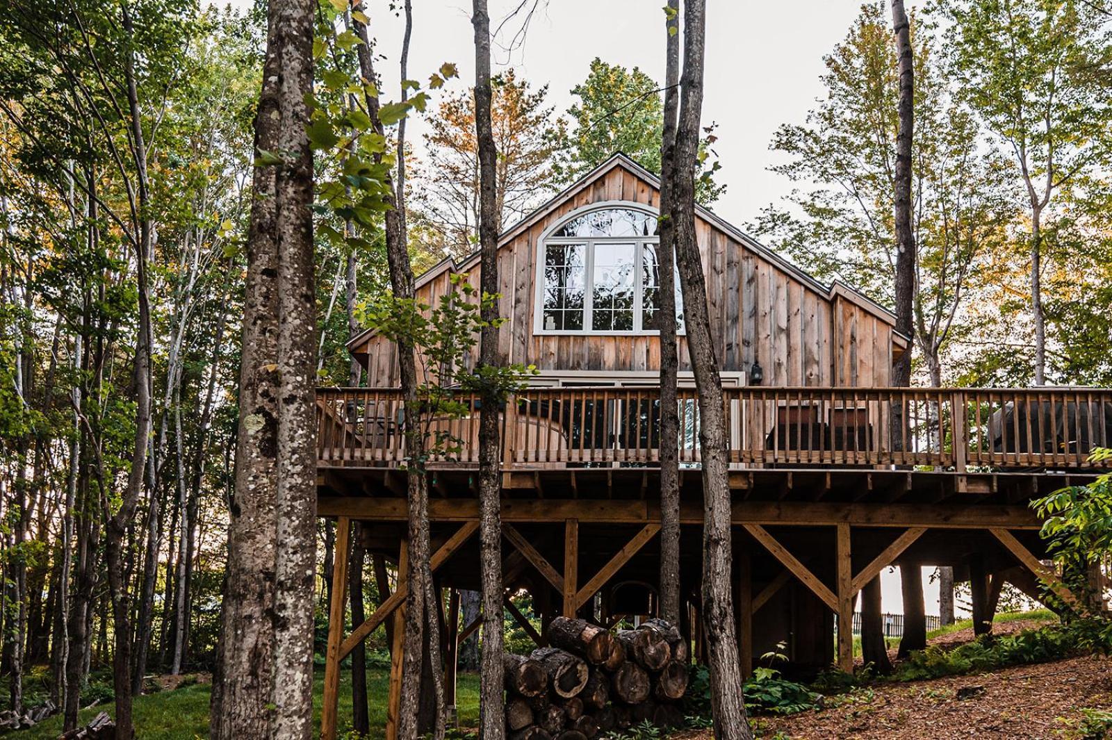 Moonlight Treehouse At Belgrade Hospitality Villa Bagian luar foto